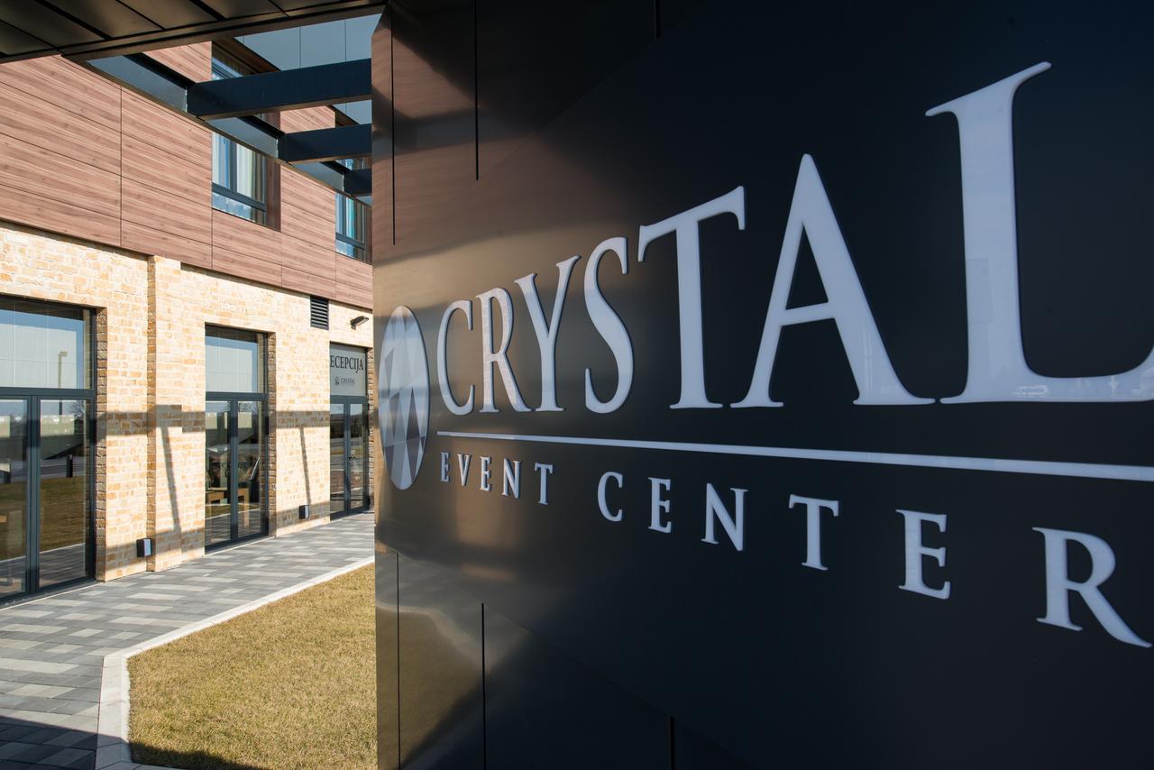 Hotel Crystal Pecinci Exterior photo